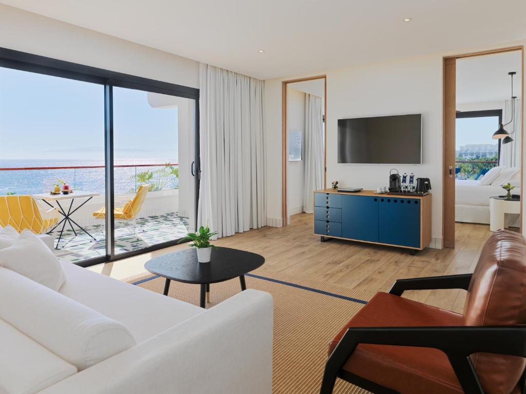 H10 Atlantic Sunset - Suite Privilege (2 Adults)