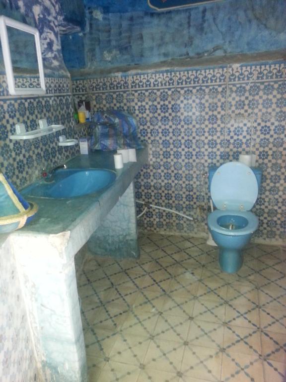 Koupelna v ubytování RIAD DAR KADER chambre saumon