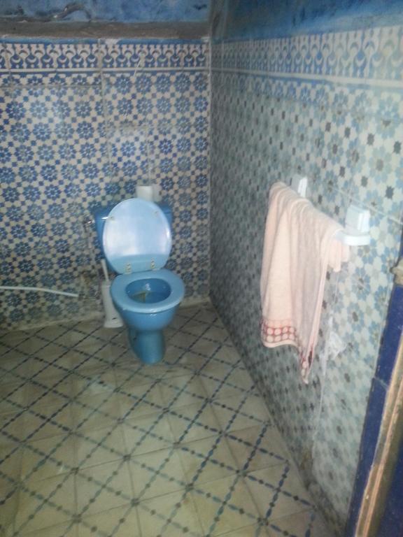 Koupelna v ubytování RIAD DAR KADER chambre saumon
