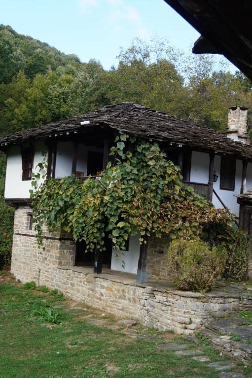 къща за гости Мария Савекова 18 век, Боженци – Обновени цени 2023