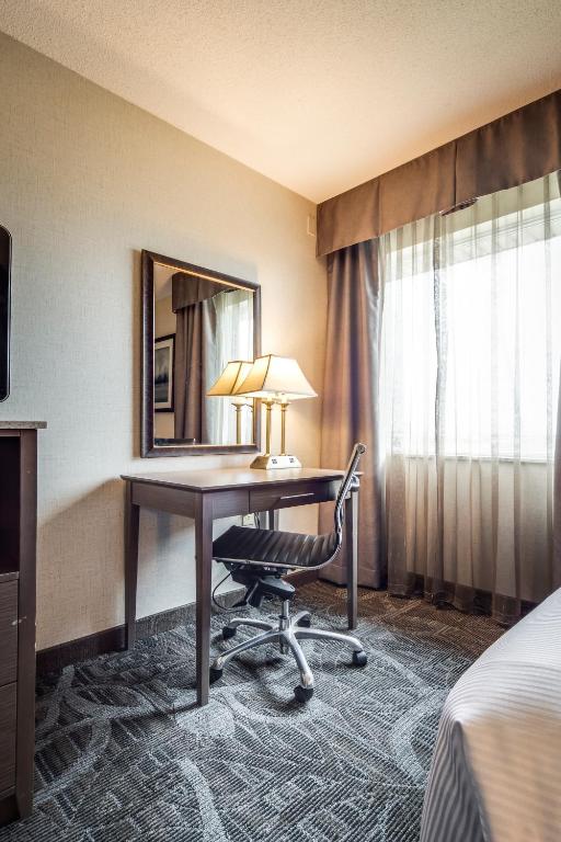 Monte Carlo Inn Airport Suites - Resim 28