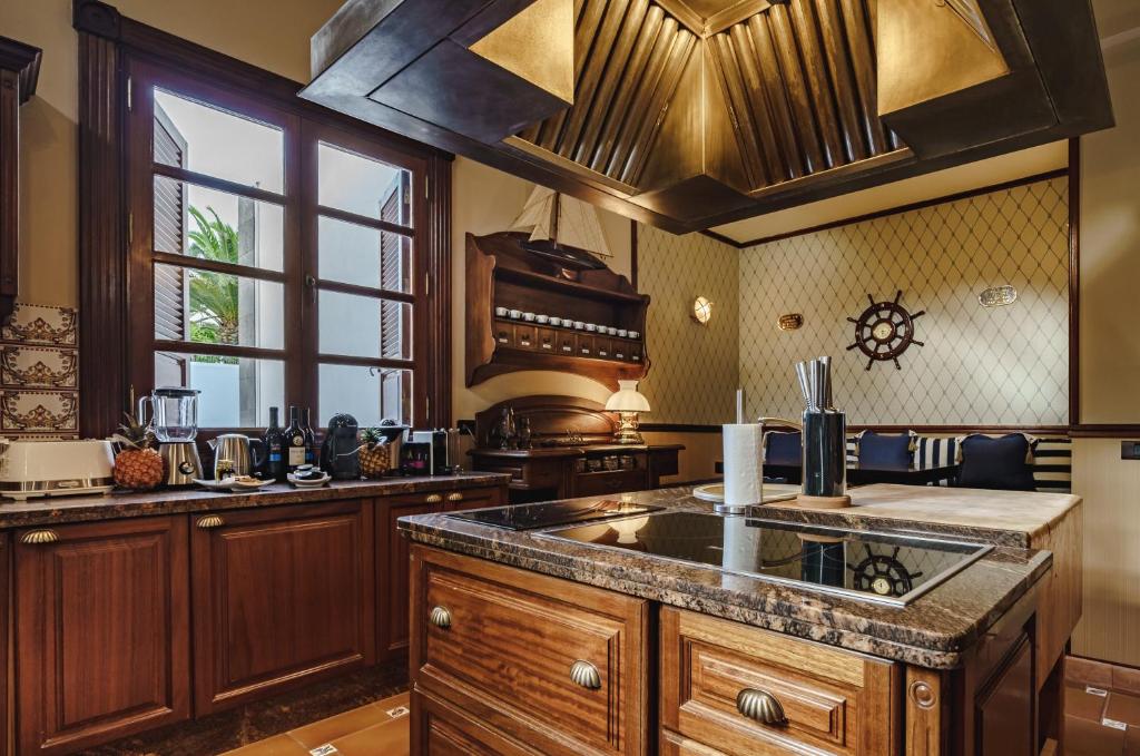 A kitchen or kitchenette at Finca La Rosa de Los Vientos