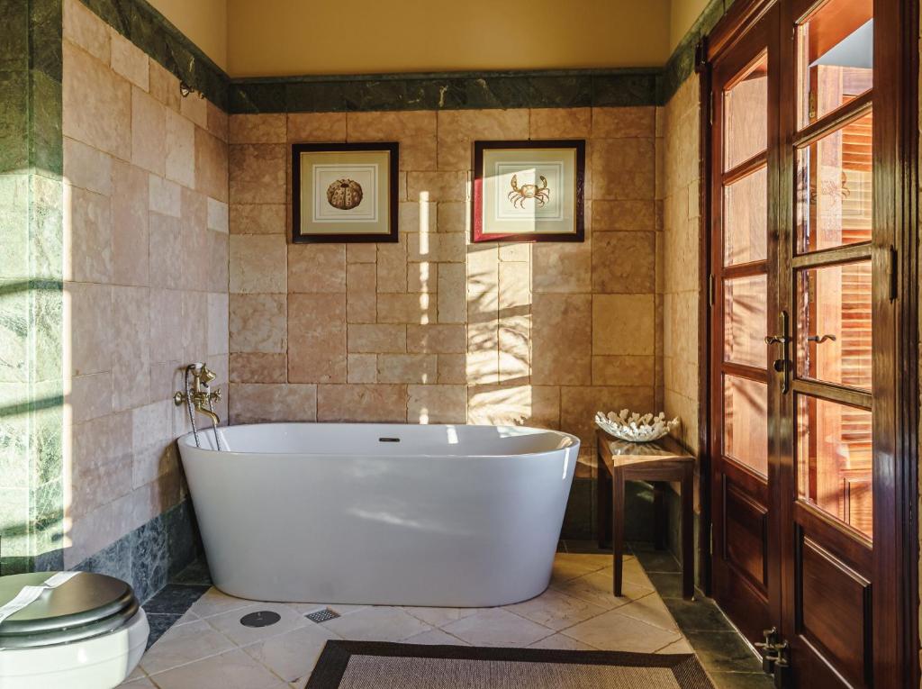 A bathroom at Finca La Rosa de Los Vientos