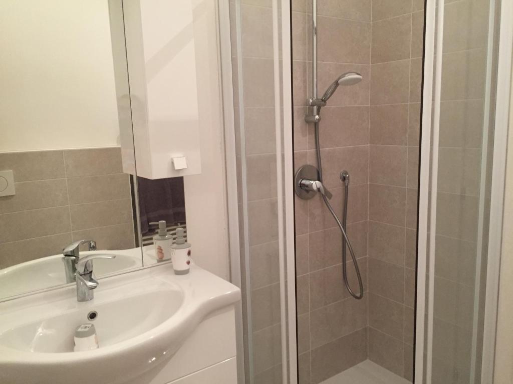 Il Cortile Como Single & Double Room in apartment NO HOTEL photo