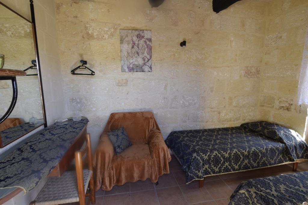 400YR Farmhouse in Xaghra Gozo - Separate Rooms - Twin Room With View