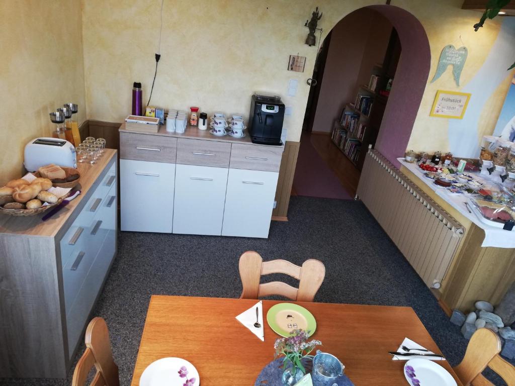 Kuchyňa alebo kuchynka v ubytovaní Gästezimmer Glaser
