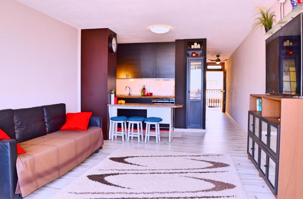 Kuchyň nebo kuchyňský kout v ubytování Sofia ocean view free wi-fi check-in 24 hours