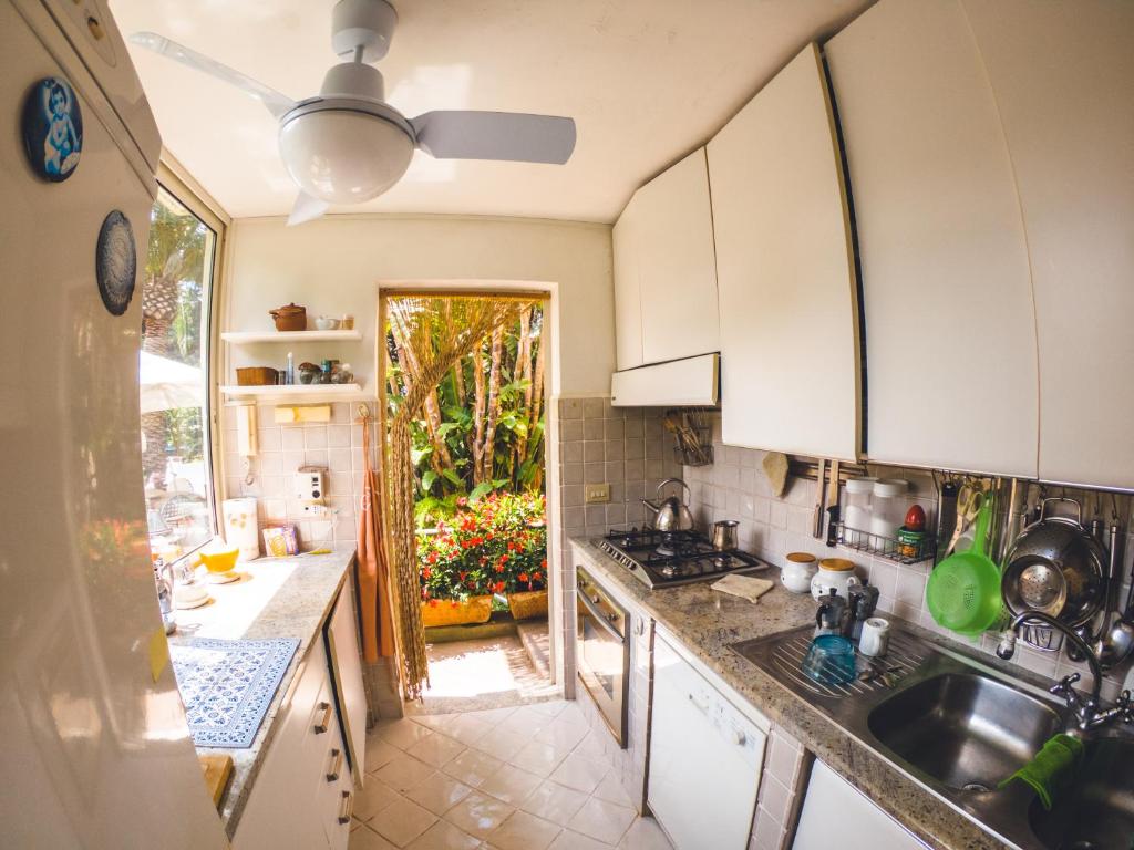 Kuchyň nebo kuchyňský kout v ubytování Villa Aurora Caprese