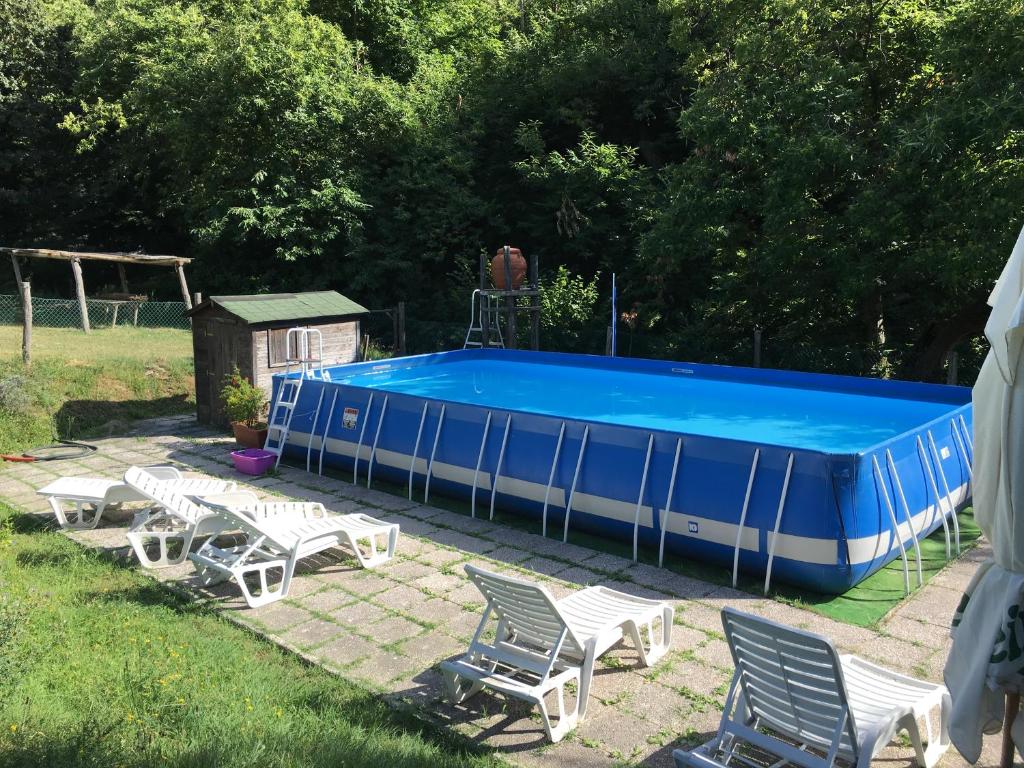 Bazén v ubytování Agriturismo Attulaio nebo v jeho okolí