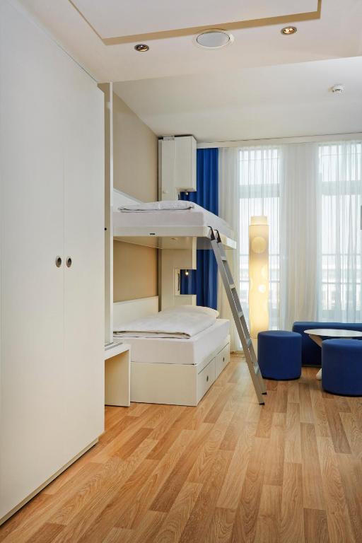 H2 Hotel München Messe - Comfort Quadruple Room