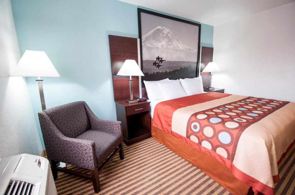 Postel nebo postele na pokoji v ubytování Quality Inn Wenatchee-Leavenworth