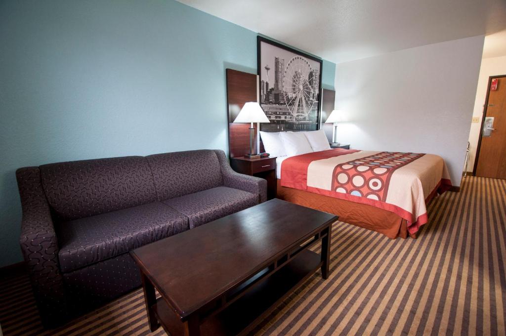 Postel nebo postele na pokoji v ubytování Quality Inn Wenatchee-Leavenworth