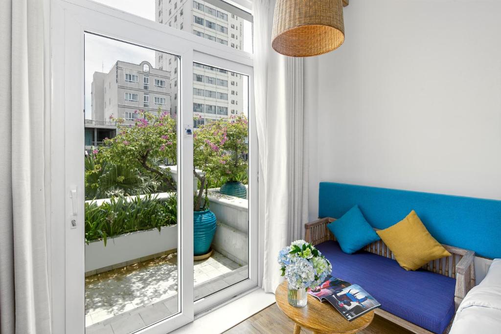 Phòng Deluxe 2 Giường Đơn có Ban công và Nhìn ra Thành phố