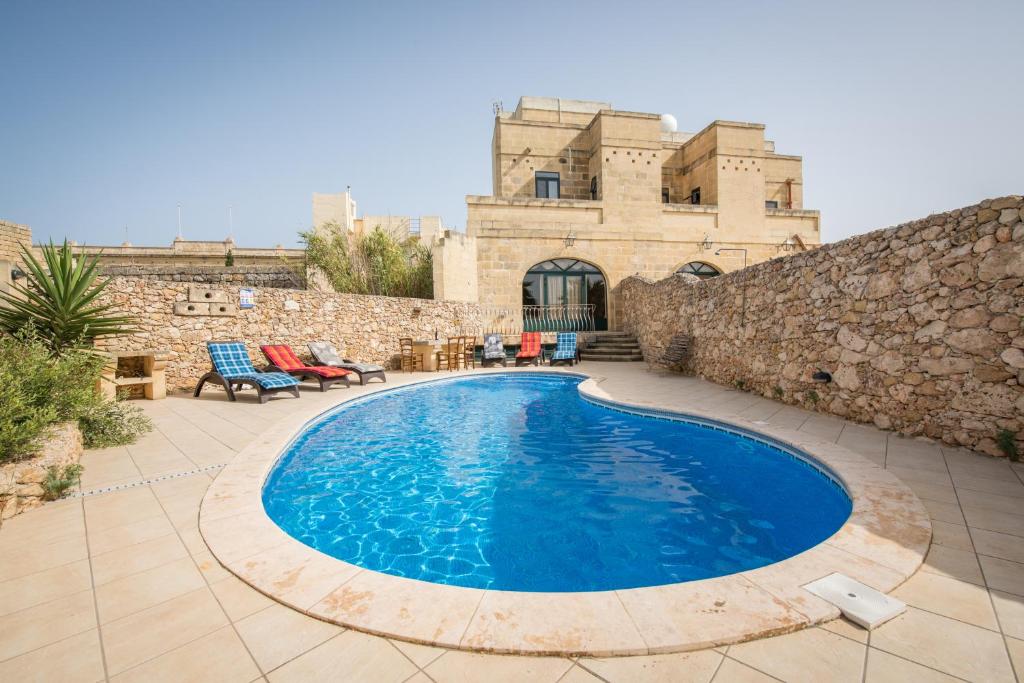Valley View - Holiday Farmhouse with Private Pool