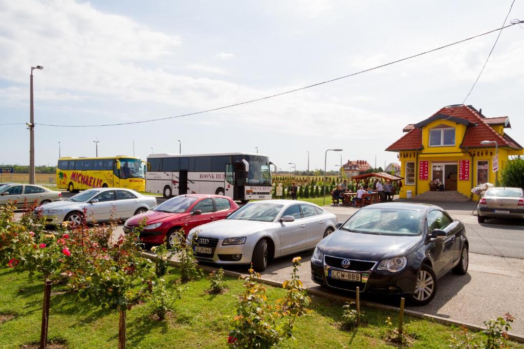Fotografie z fotogalerie ubytování Hotel Rózsa Csárda v destinaci Hegyeshalom