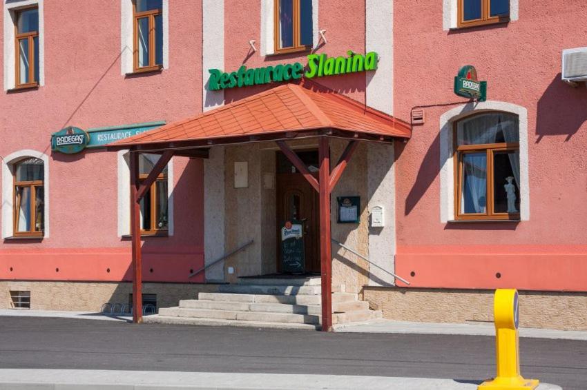 Exteriér nebo vchod ubytování Penzion SLANINA
