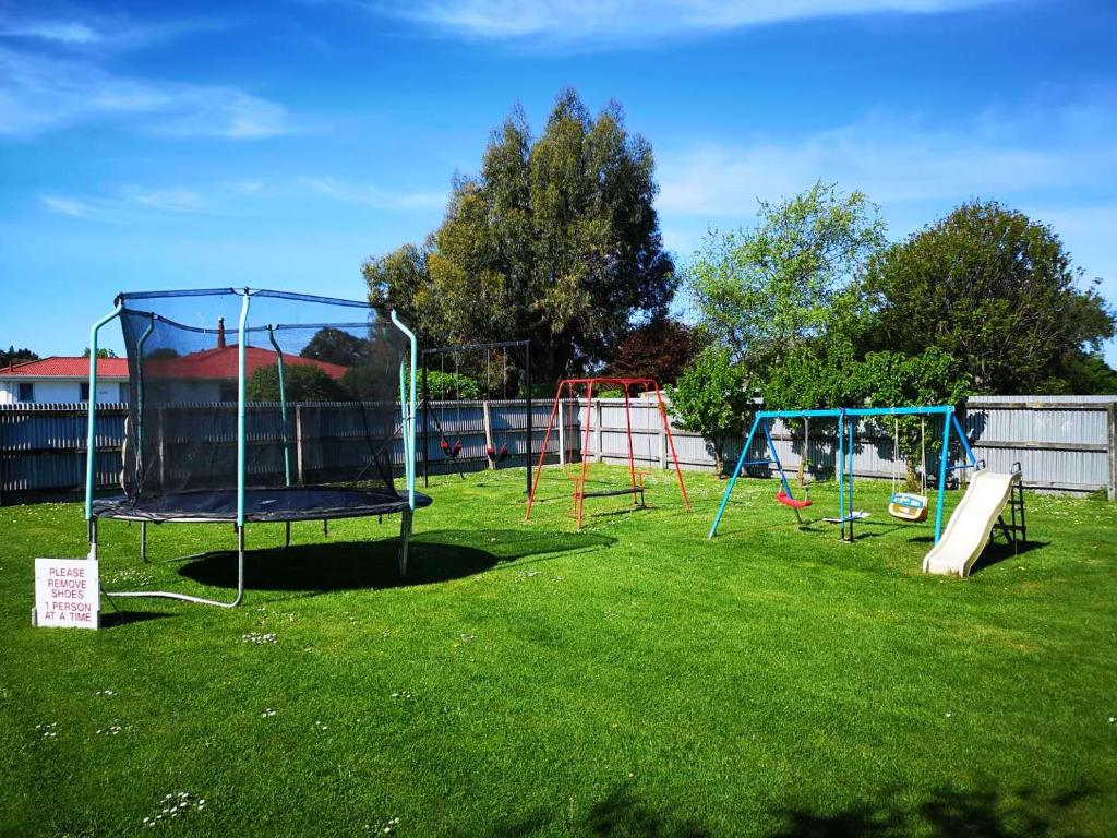 Colonial Lodge Motel - Resim 22