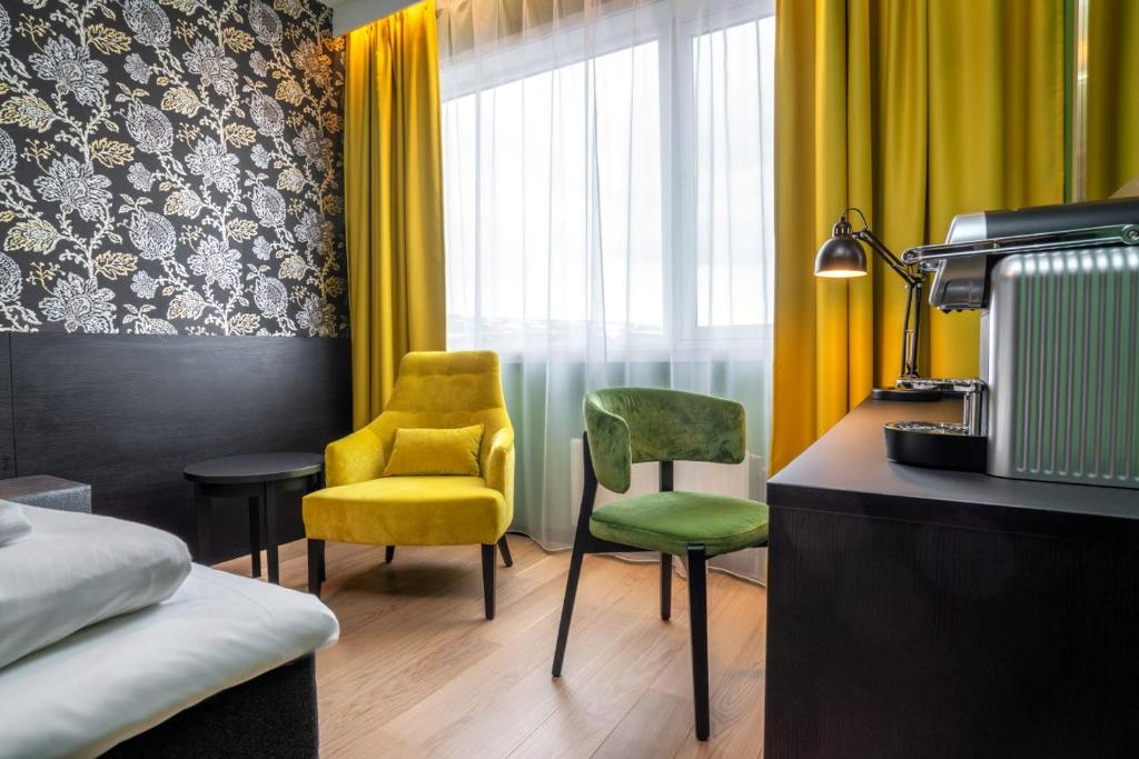 Thon Hotel Kirkenes - Superior Twin Room With Sea View