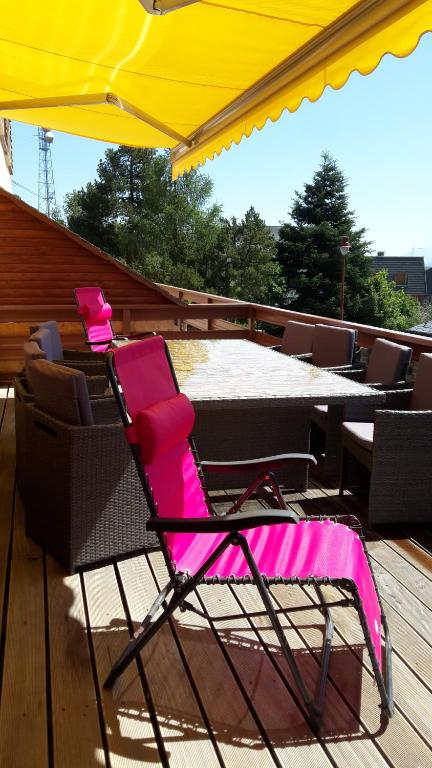 Balkón nebo terasa v ubytování Résidence Campredon - Décoration typique - 25m2 de Terrasse aménagée plein sud avec vue panoramique - Internet - Jardin - Parking - Navette - Linge et Ménage en options payantes