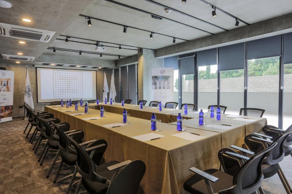 Konferenční prostory v ubytování Iveria Inn Hotel