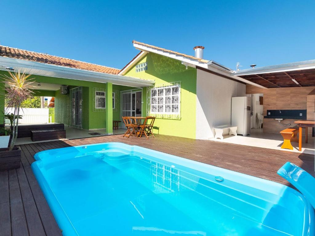  Aluguel Casa 4 quartos s/ 1 suíte Piscina Bombas/SC