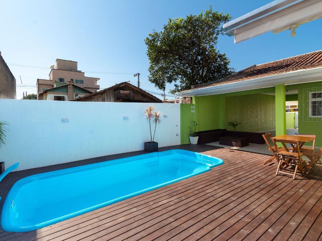  Aluguel Casa 4 quartos s/ 1 suíte Piscina Bombas/SC