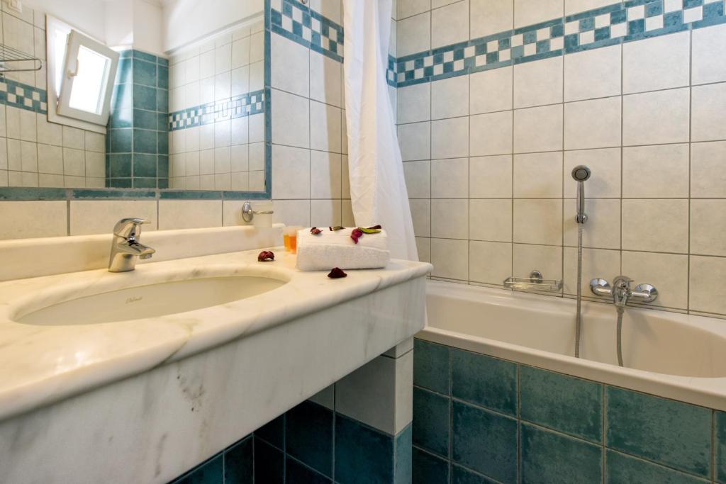Koupelna v ubytování Al Mare Hotel