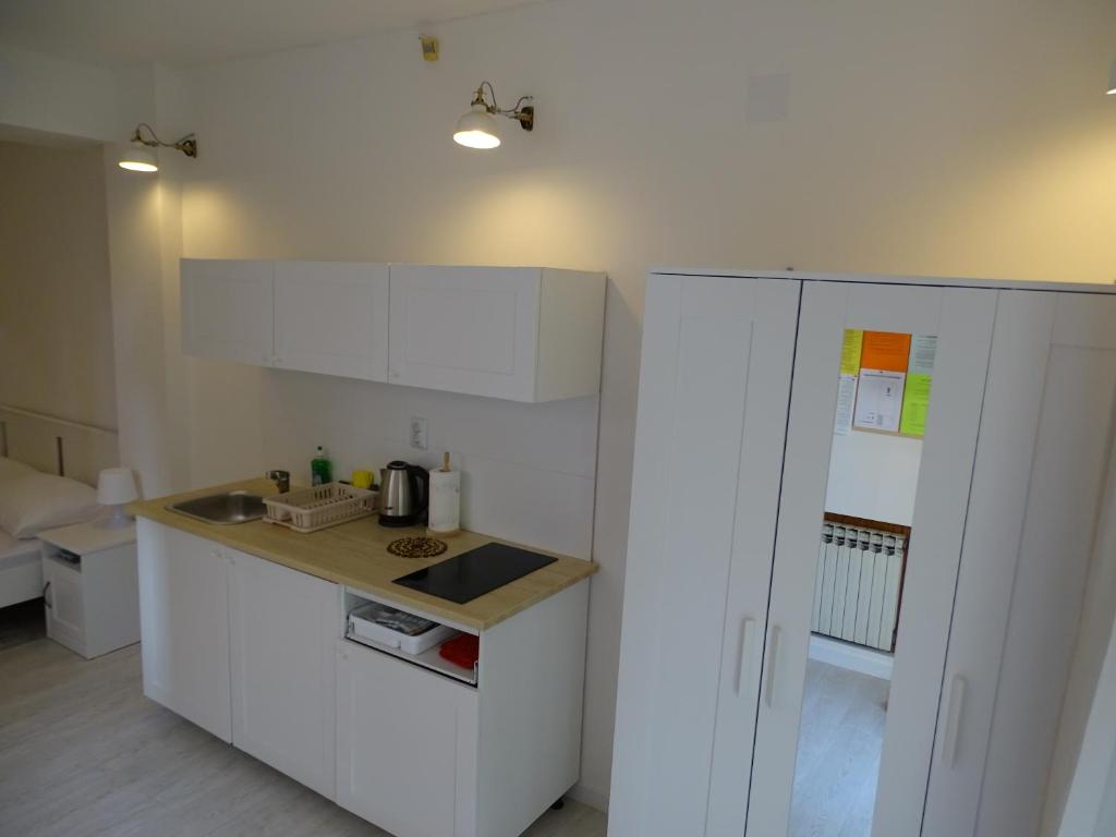 Kuchyňa alebo kuchynka v ubytovaní Job studio apartments