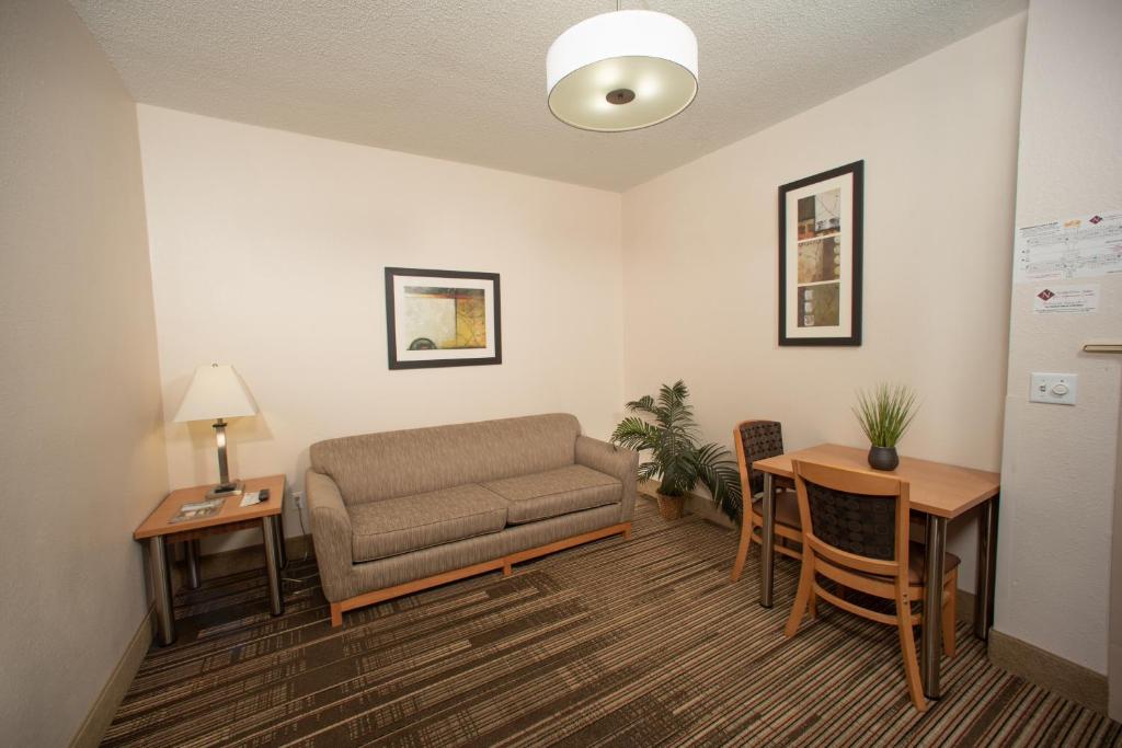 Northfield Inn Suites and Conference Center photo