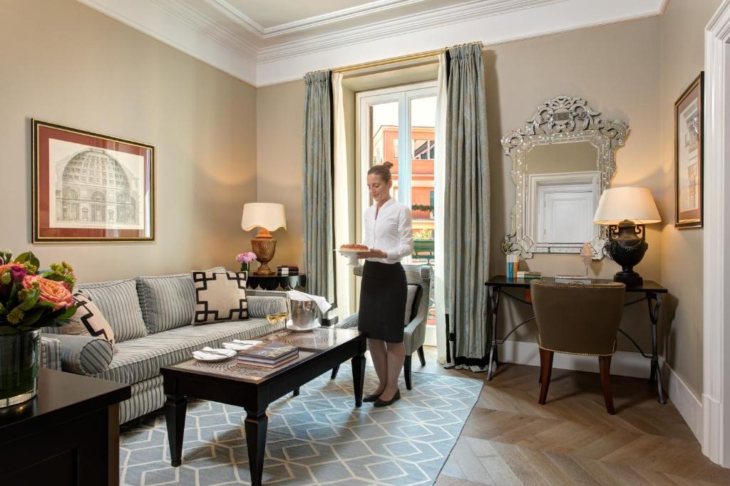 Rocco Forte Hotel De La Ville - Resim 43