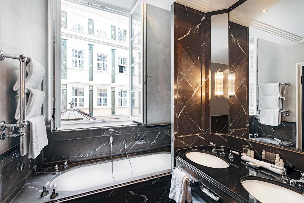 Hotel Bayerischer Hof - The Leading Hotels of the World - Superior Tweepersoonskamer