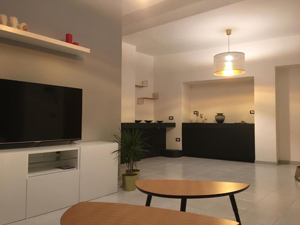 A kitchen or kitchenette at Casa vacanze Circle House Santa Filomena