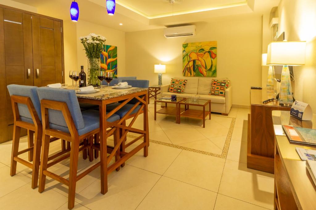 Posezení v ubytování V Azul Vallarta - Luxury Vacation Rental Adults Only