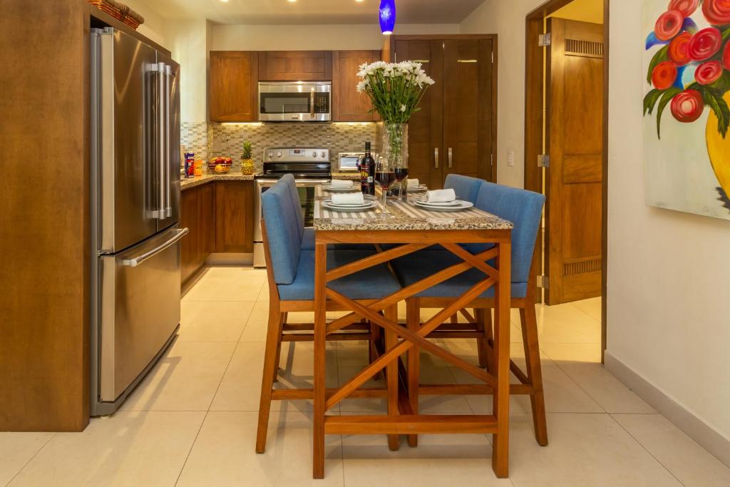 Kuchyň nebo kuchyňský kout v ubytování V Azul Vallarta - Luxury Vacation Rental Adults Only