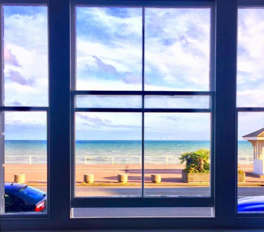 Gallery image of Stunning Beach View Holiday Suite in Hastings