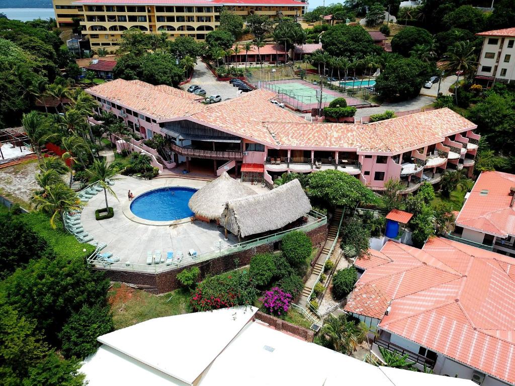 Bazén v ubytování Flamingo Marina Hotel nebo v jeho okolí