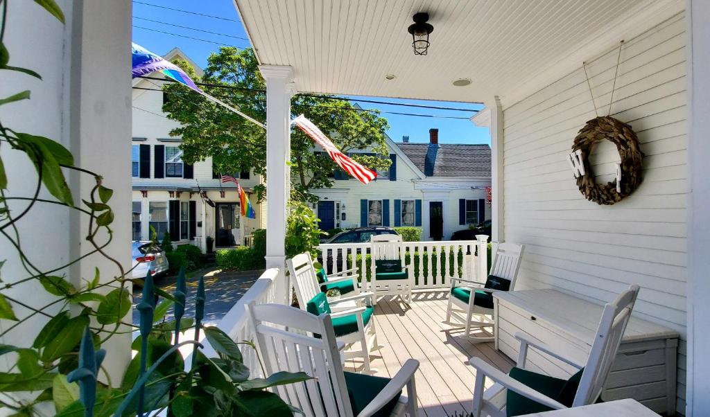 Balkón nebo terasa v ubytování White Porch Inn