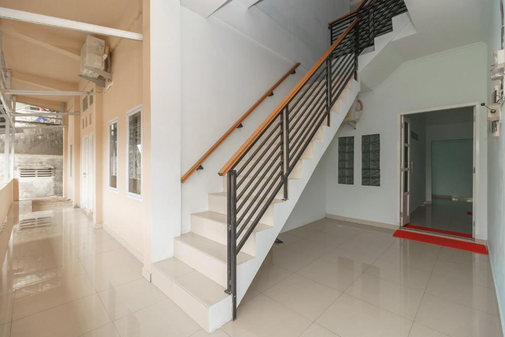 Fotografie z fotogalerie ubytování RedDoorz Syariah near Simpang Sekip Palembang v destinaci Palembang