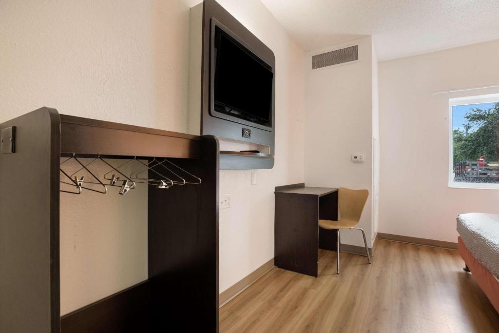 Motel 6-Orlando, FL - International Dr - 