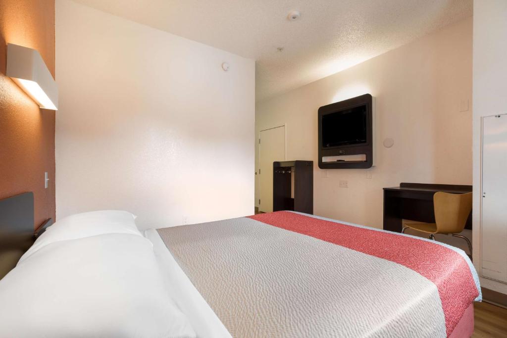 Motel 6-Orlando, FL - International Dr photo