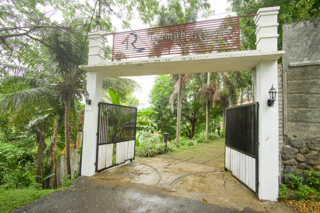 RedDoorz Syariah near Ngade Lake