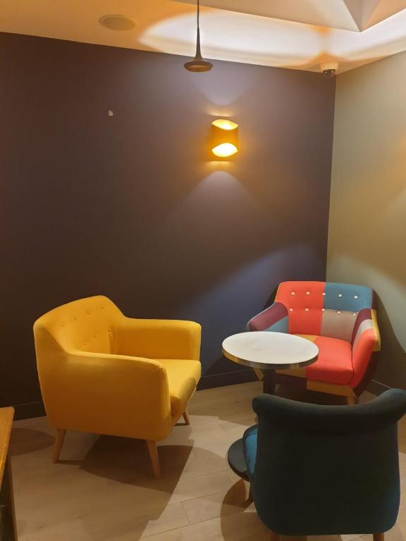 Panam Hotel PARIS GAMBETTA- Place Gambetta-Mairie du 20 emme - Resim 40