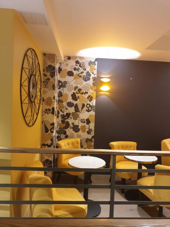 Panam Hotel PARIS GAMBETTA- Place Gambetta-Mairie du 20 emme - Resim 38