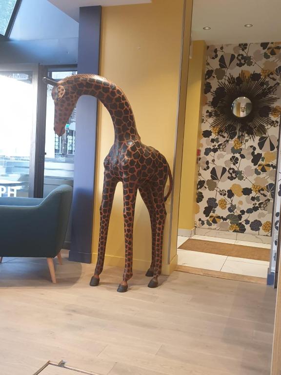 Panam Hotel PARIS GAMBETTA- Place Gambetta-Mairie du 20 emme - Resim 23