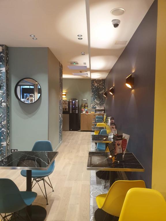 Panam Hotel PARIS GAMBETTA- Place Gambetta-Mairie du 20 emme - Resim 35