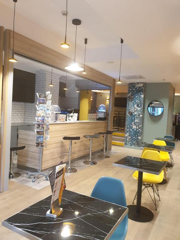 Panam Hotel PARIS GAMBETTA- Place Gambetta-Mairie du 20 emme - Resim 36