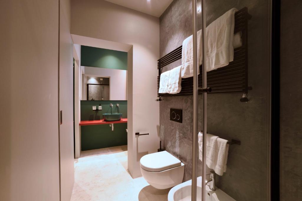 Boutique Hotel de la Villeにあるバスルーム