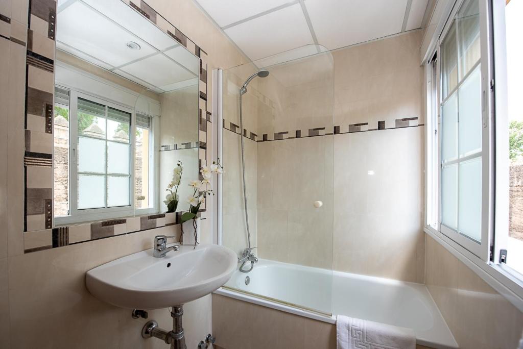 Koupelna v ubytování Hostal La Muralla