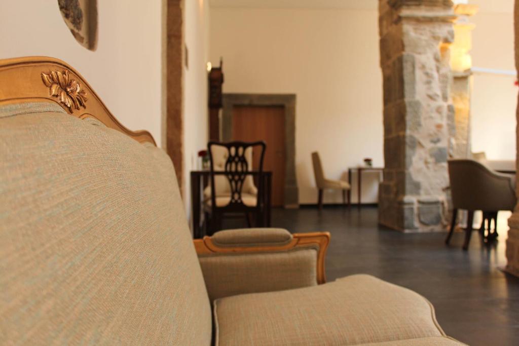 Uma rea de estar em Convento Da Serta Hotel