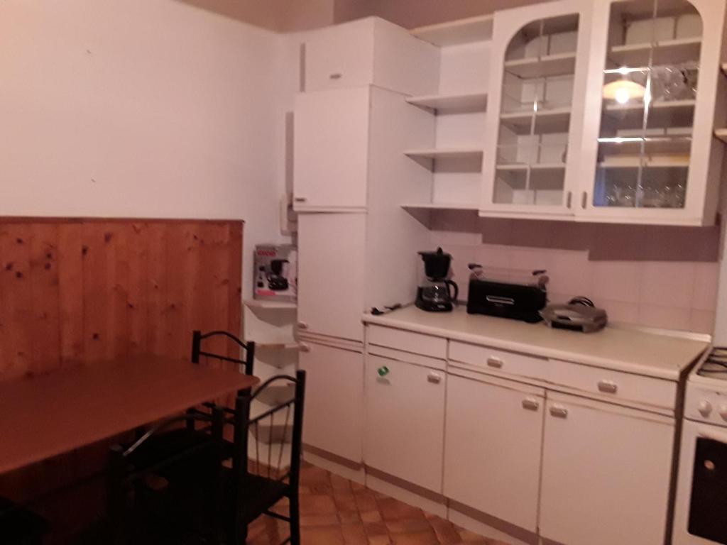 Fotografia z galérie ubytovania Tunnel Family Apartmanház Pécs v destinácii Pécs